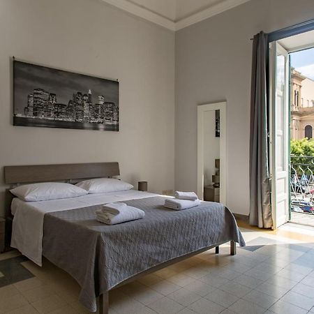 Giachi Friendly Rooms Alla Stazione Palermo Exterior photo