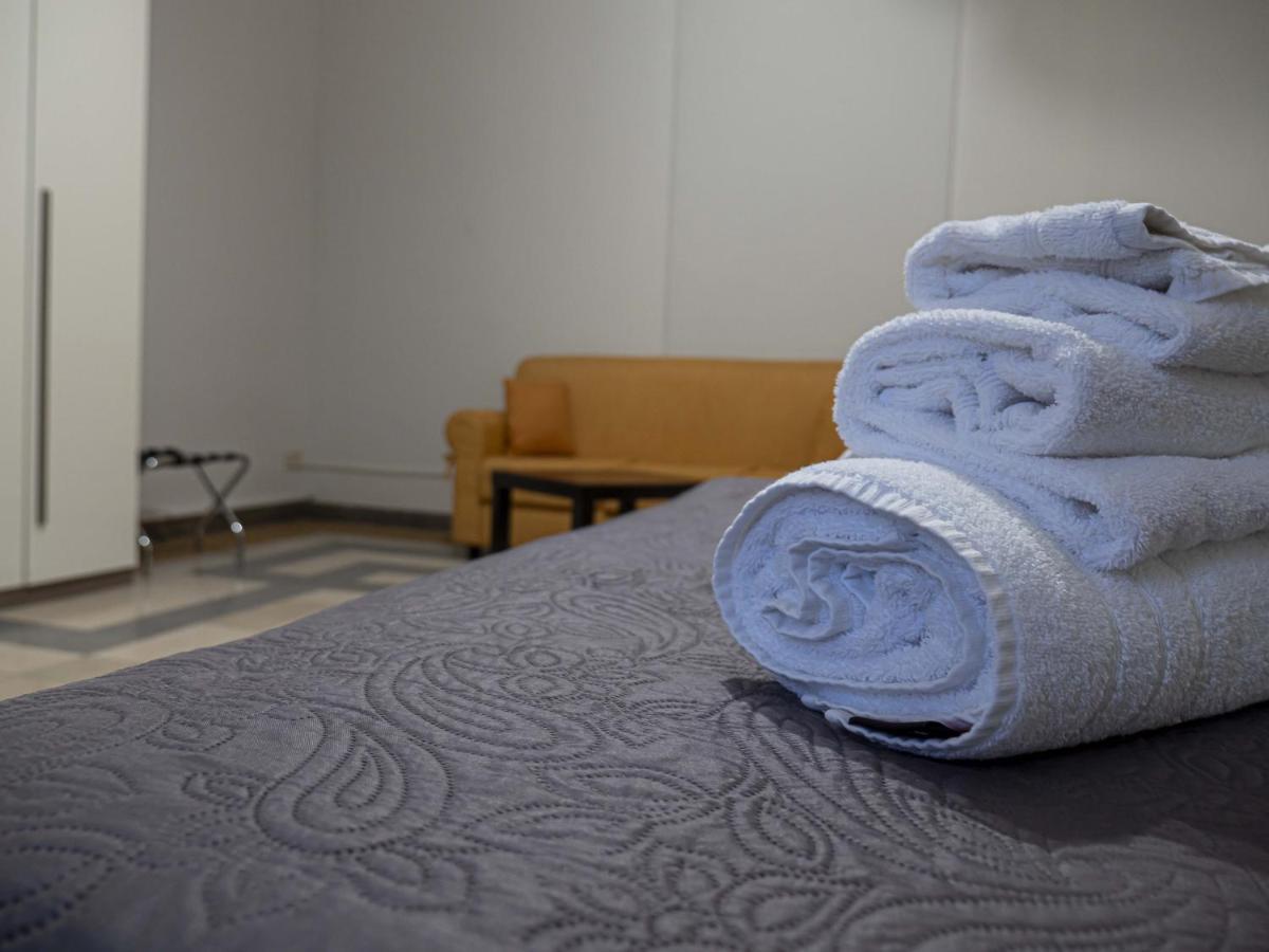 Giachi Friendly Rooms Alla Stazione Palermo Exterior photo