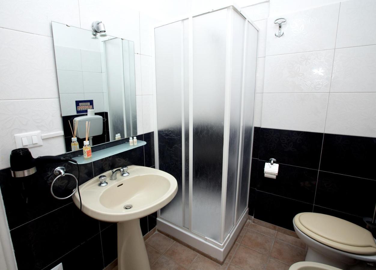 Giachi Friendly Rooms Alla Stazione Palermo Exterior photo