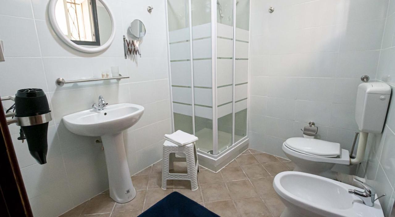 Giachi Friendly Rooms Alla Stazione Palermo Exterior photo